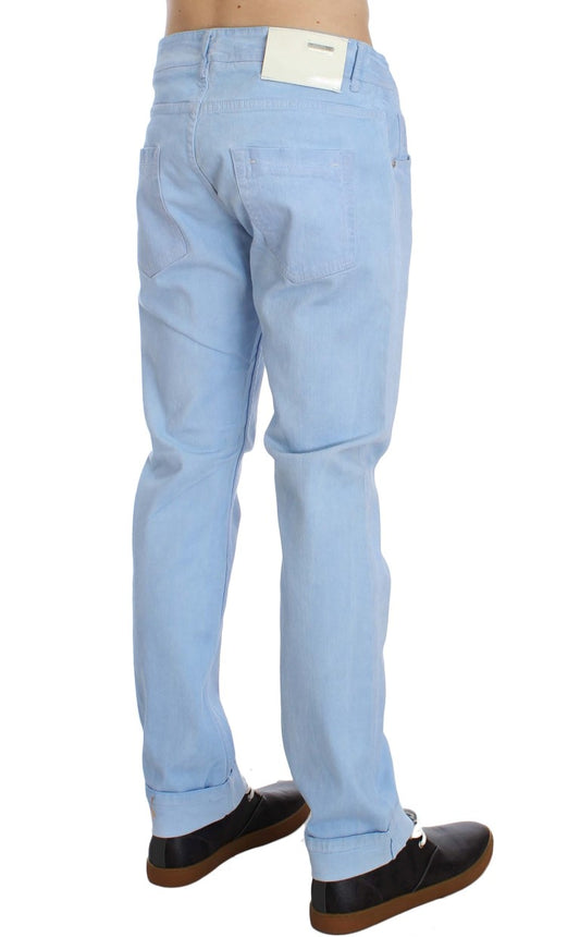 Acht Jeans mit niedriger Taille und Stretch-Baumwolle in Blau