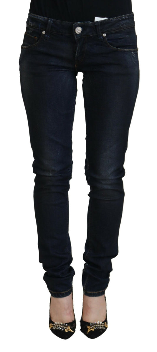 Acht Blaue, schmal geschnittene Damen-Jeans aus Baumwolle mit niedriger Taille