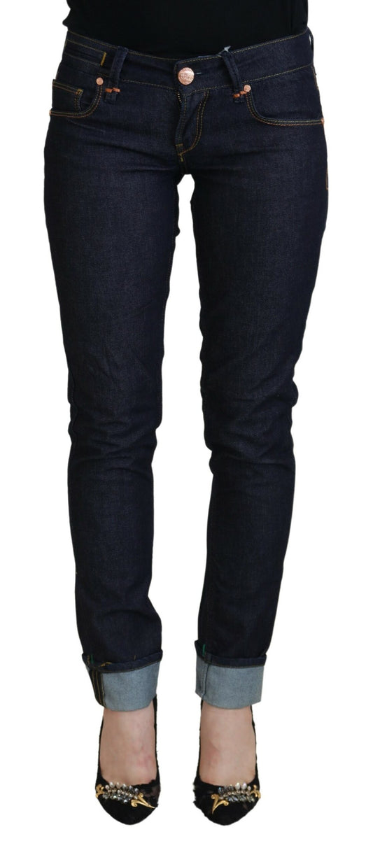 Acht Blaue, schmal geschnittene Damen-Jeans aus Baumwolle mit niedriger Taille