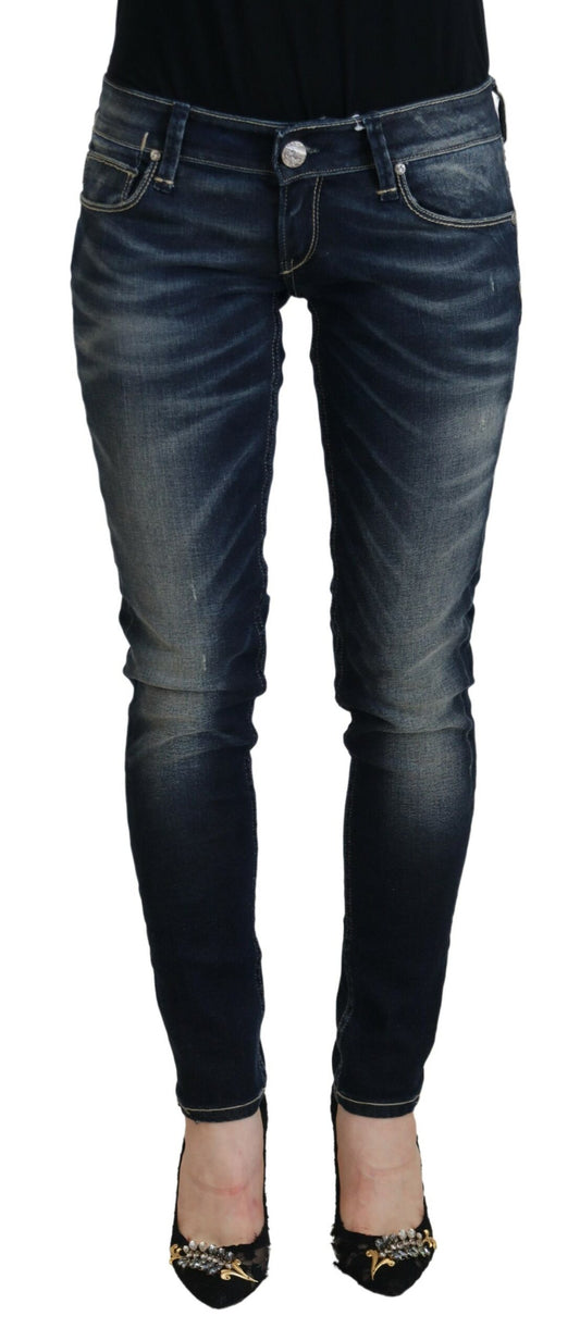 Acht Blaue Slim Fit Jeans aus gewaschener Baumwolle für Damen