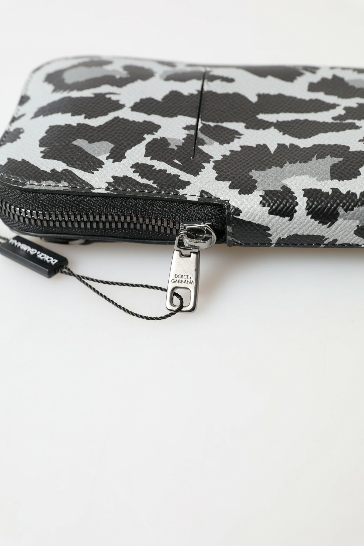 Dolce & Gabbana Graue Leopardenleder Herren Geldbörse Crossbody Sling Handytasche