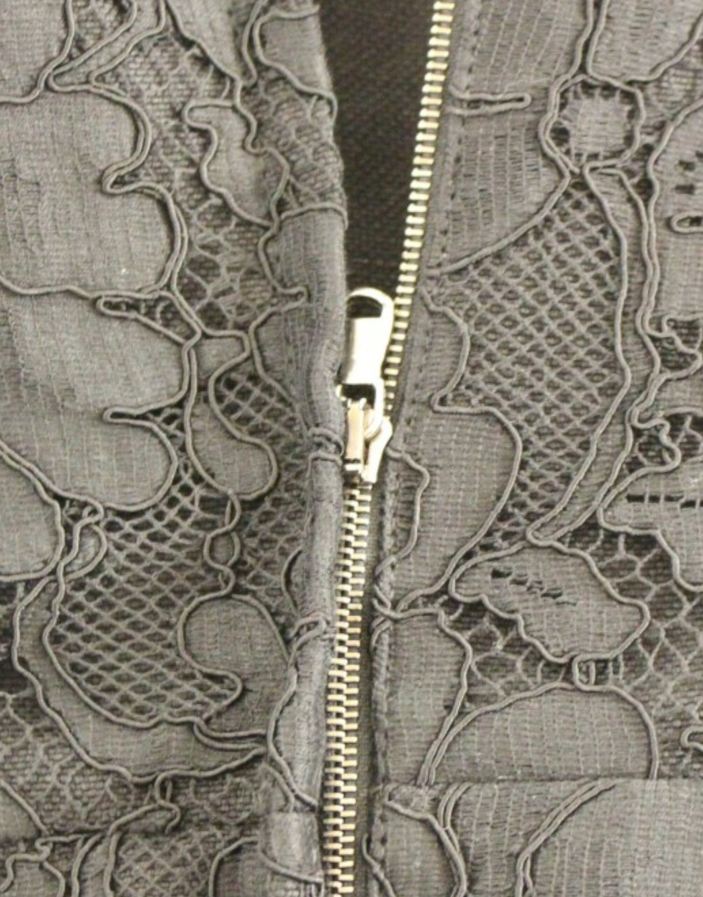 Dolce & Gabbana Schwarzes Sicily-Laufstegkleid mit Blumenspitze