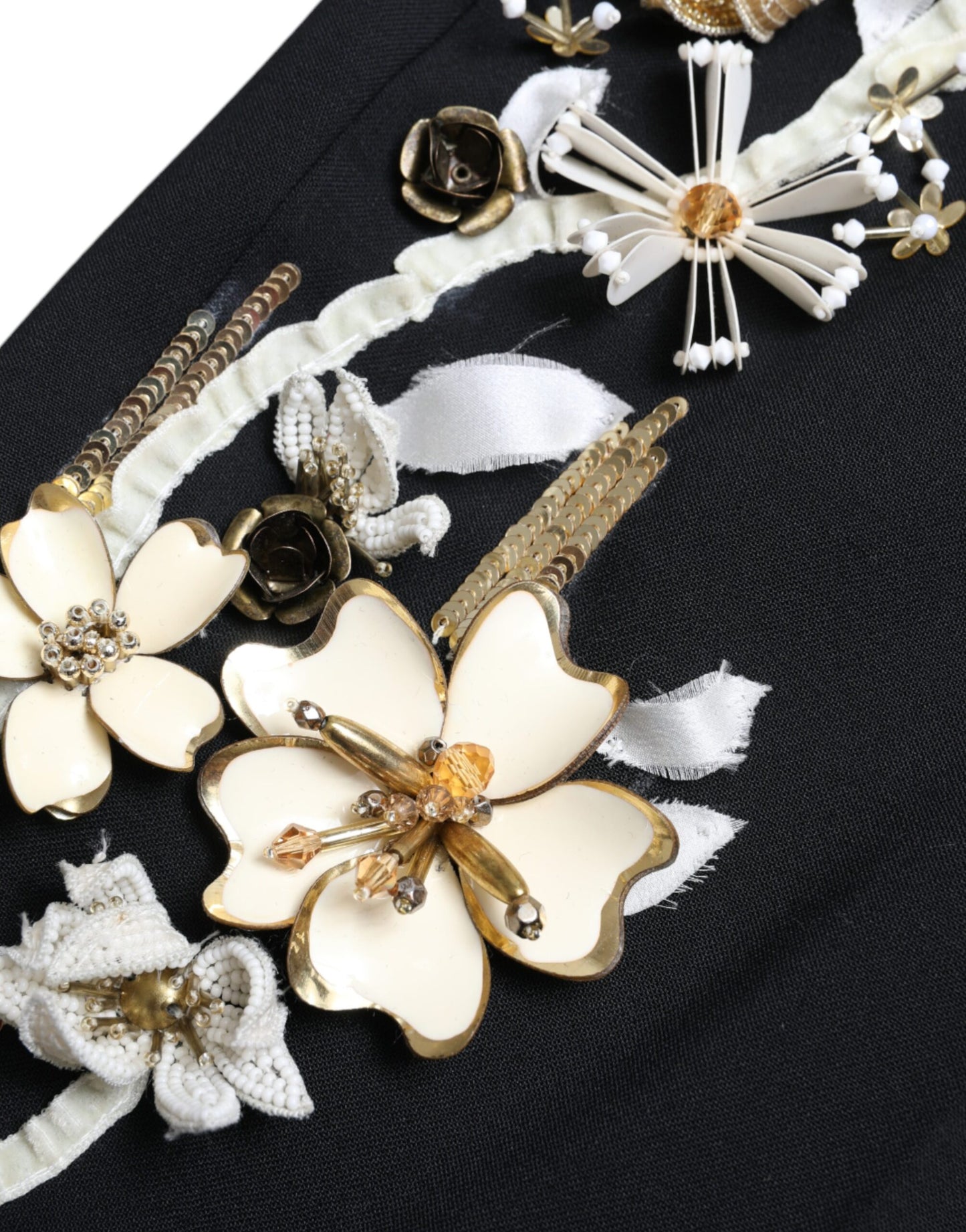 Dolce & Gabbana – Schwarze, hoch taillierte Karottenhose mit Blumenapplikation