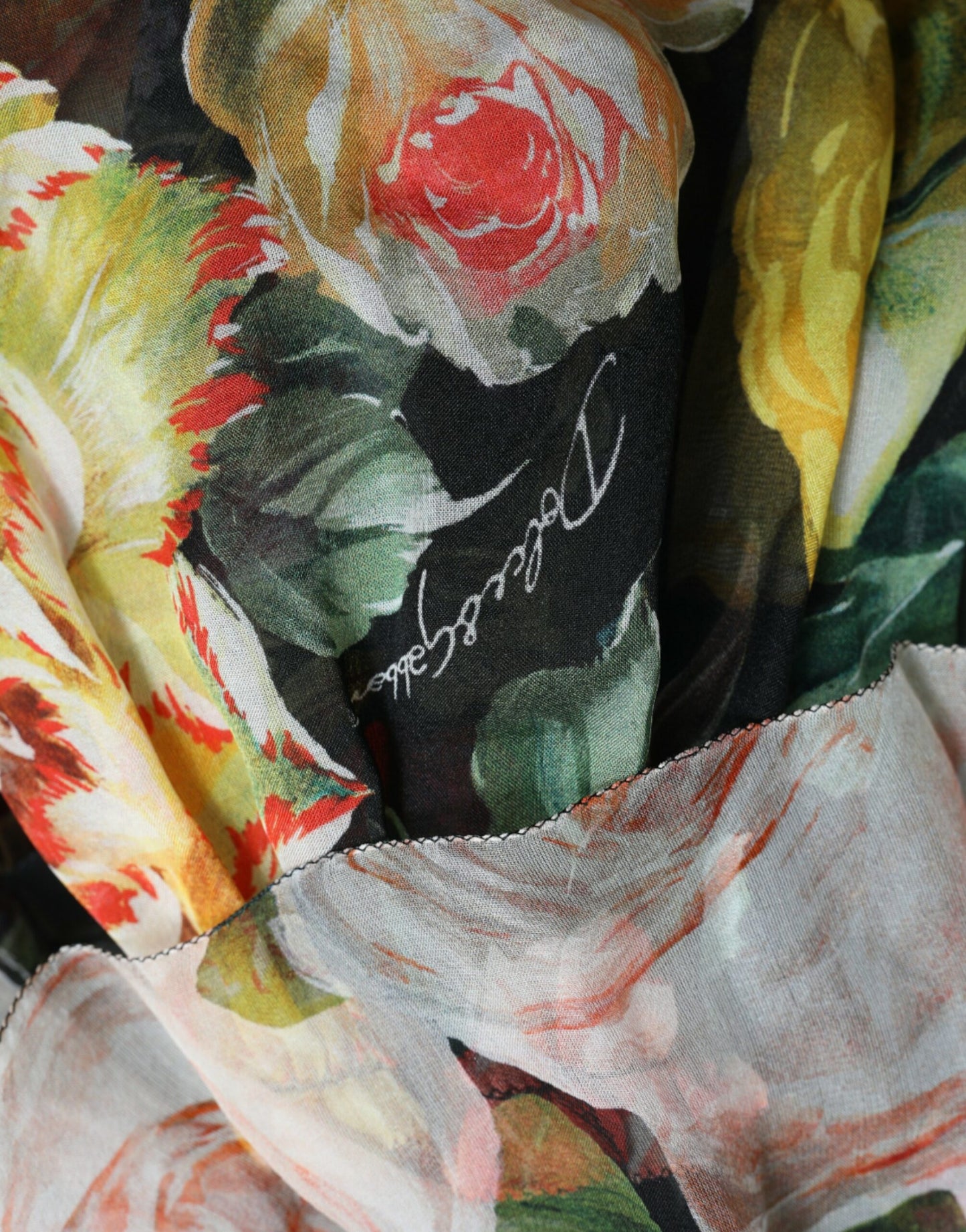 Dolce & Gabbana – Mehrfarbiges, gestuftes Maxikleid aus Chiffon mit Blumenmuster