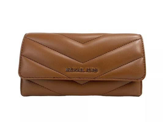 Michael Kors Jet Set Travel Große dreifach gefaltete Brieftasche aus gestepptem Leder in Braun