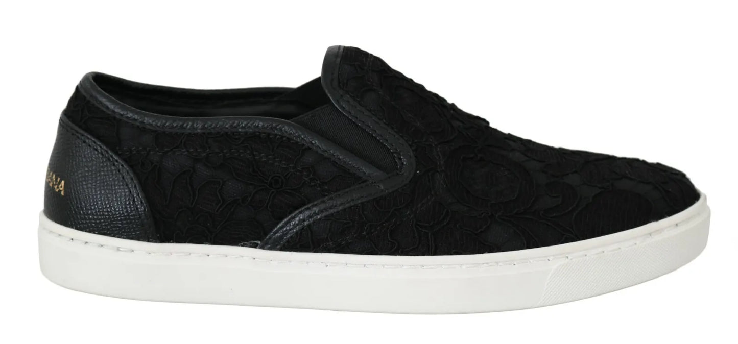 Dolce & Gabbana – Flache Slip-On-Sneakers aus schwarzem Spitzenleder mit Logo