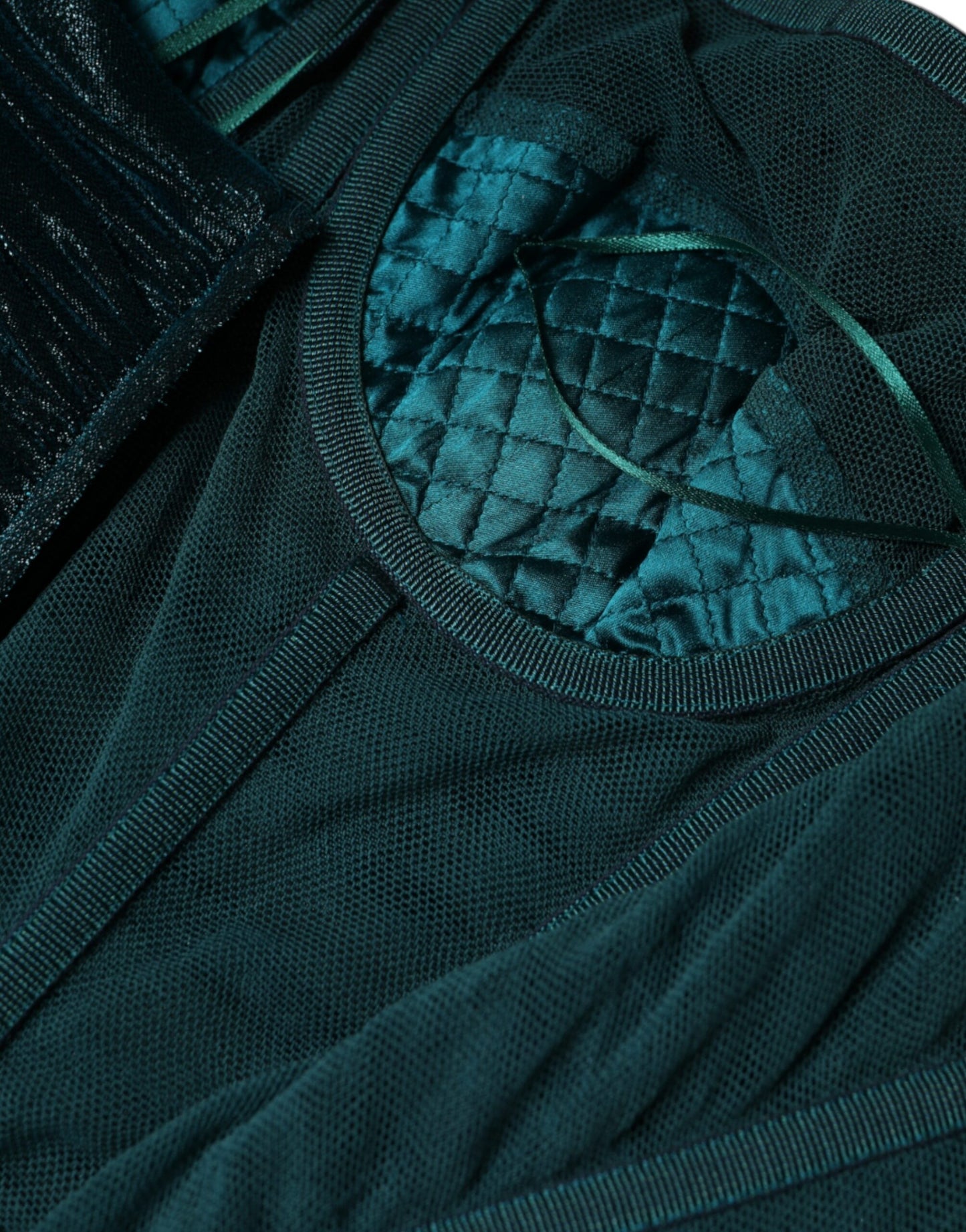 Dolce & Gabbana – Eng anliegendes, trägerloses Kleid aus grünem Satin aus Seidenmischung