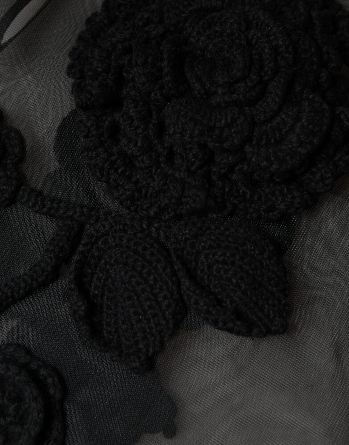 Dolce & Gabbana Schwarze transparente Bluse aus Nylonnetz mit Blumenmuster