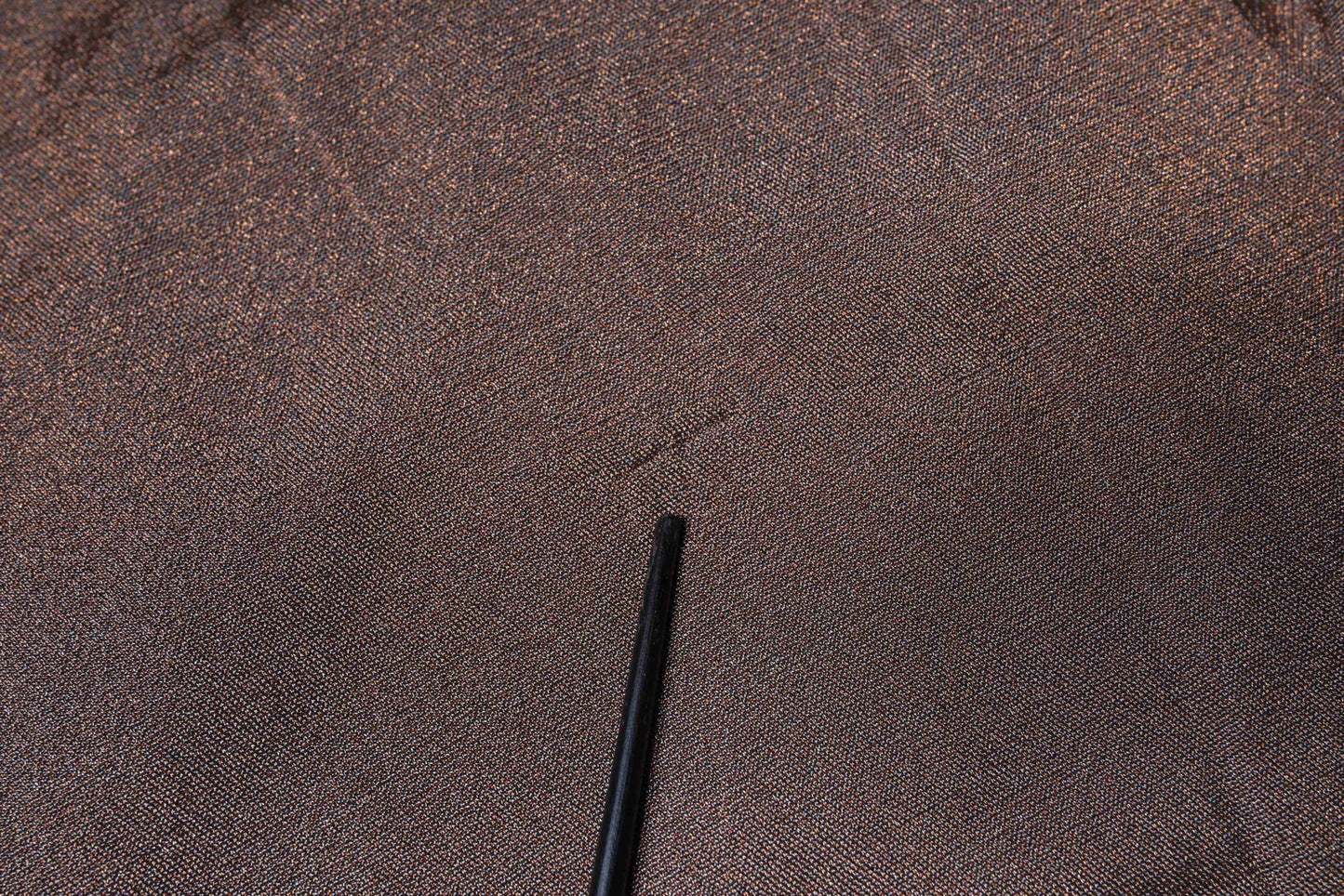 Dolce & Gabbana – Kurzärmliges Oberteil aus Viskose mit Blumenapplikation in Braun