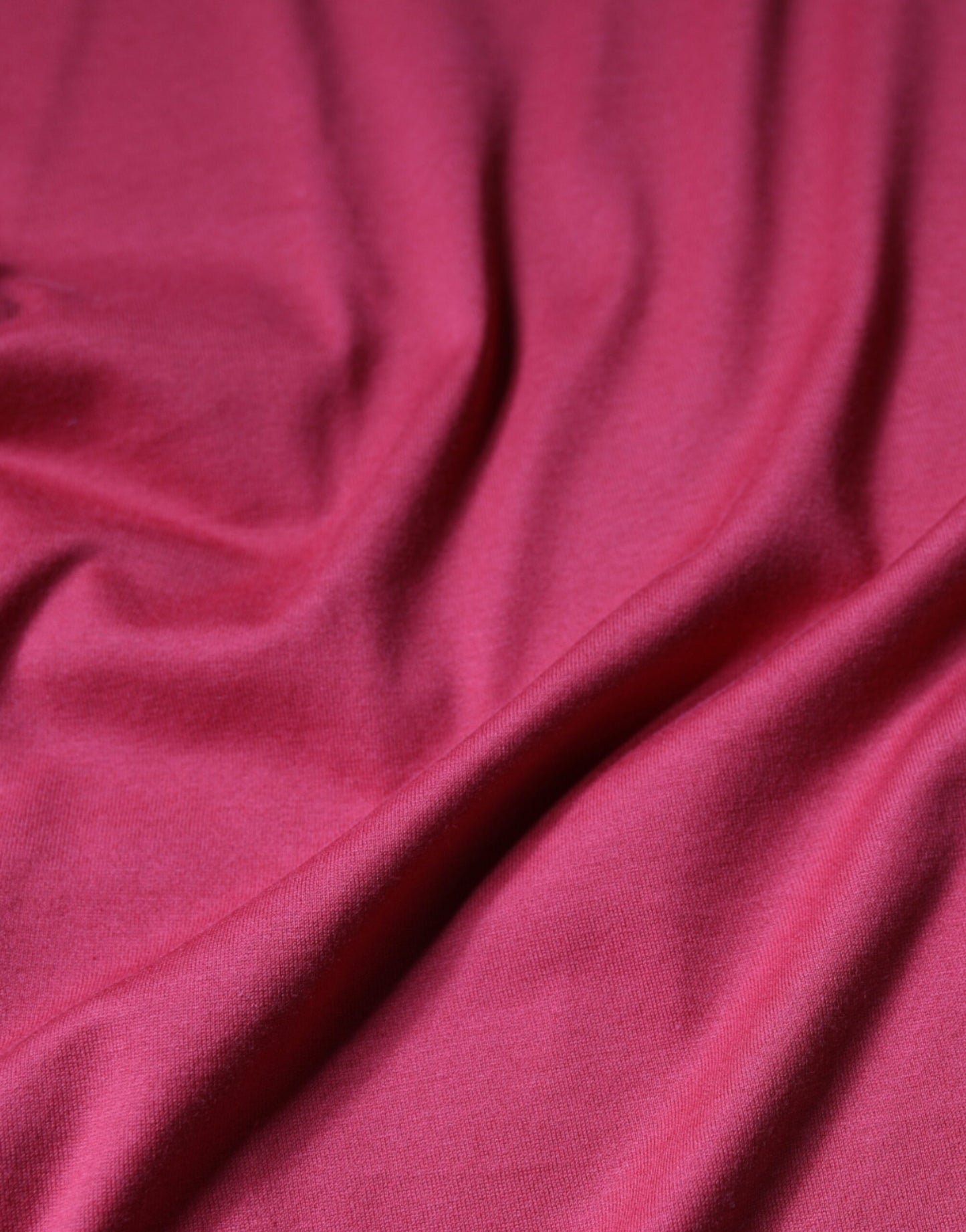 Dolce & Gabbana – Rotes Baumwoll-T-Shirt mit Rundhalsausschnitt und DG-Logo-Print