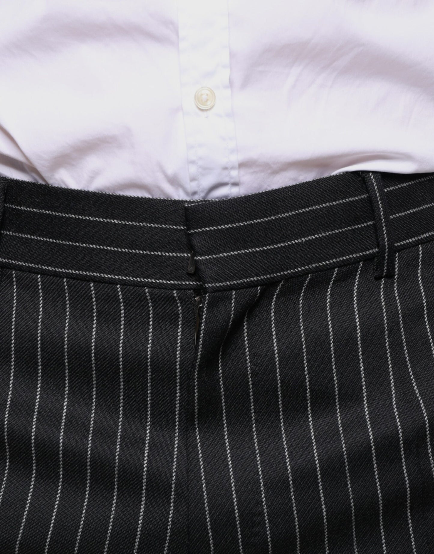 Dolce & Gabbana – Enge Anzughose mit schwarzen Streifen für Herren