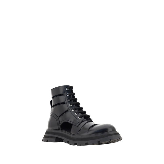 Alexander McQueen Schwarze Schnürstiefel aus Gummi
