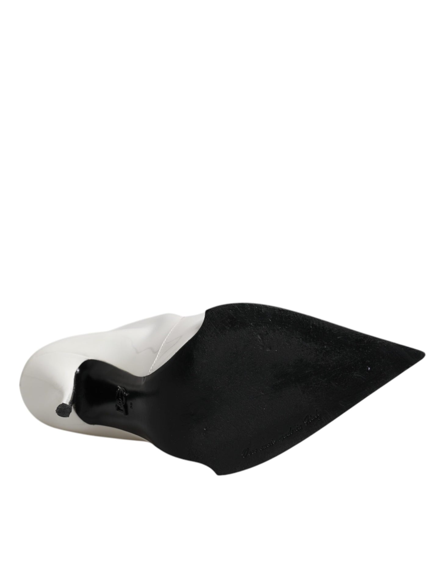 Dolce & Gabbana – Weiße Stiefeletten aus Kunstperlenleder mit spitzer Zehenpartie