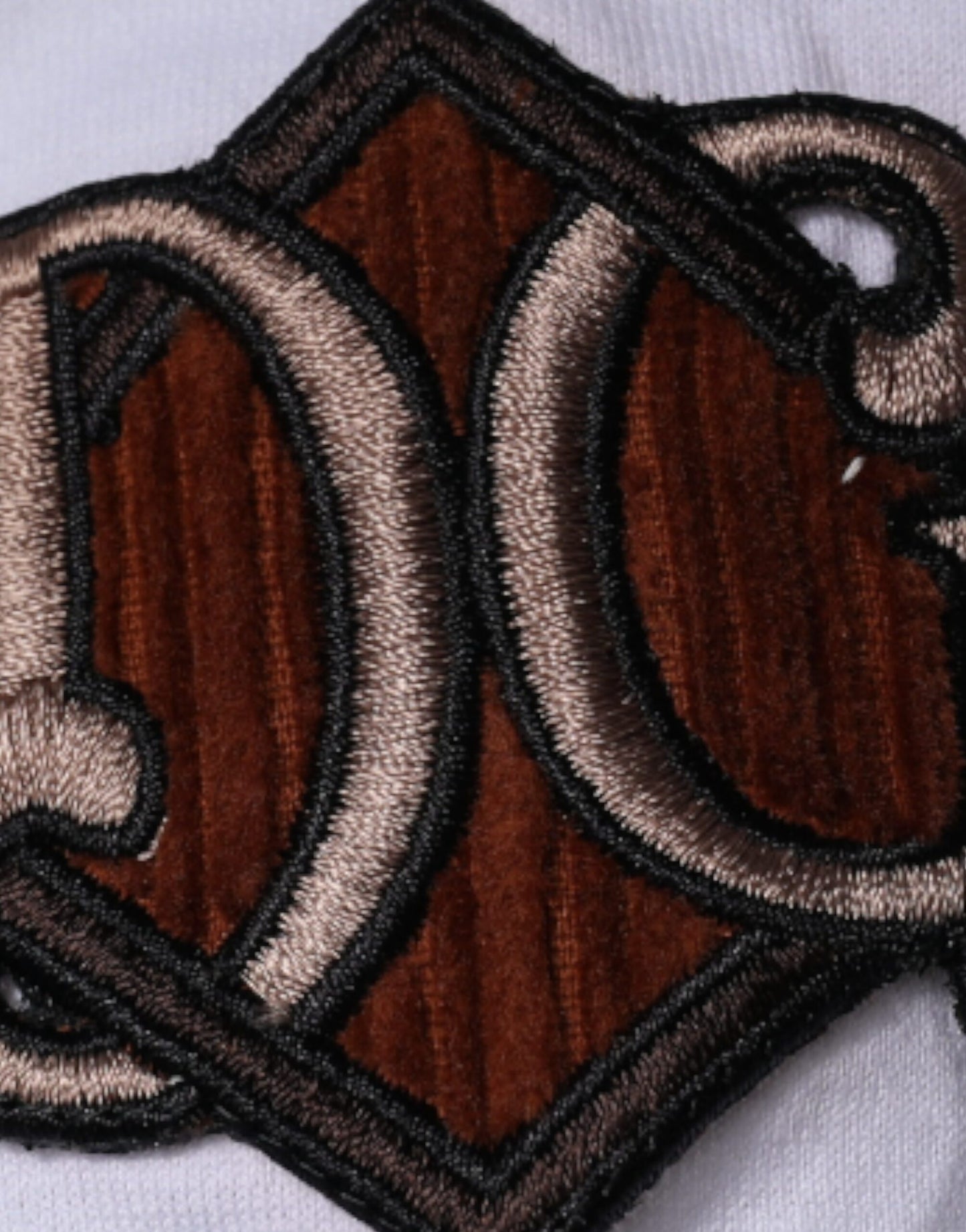 Dolce & Gabbana Weißes T-Shirt aus Baumwolle mit Rundhalsausschnitt und DG-Stickerei