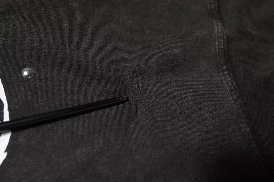 Dolce & Gabbana Graues Baumwoll-T-Shirt mit Rundhalsausschnitt und Leopardenmuster