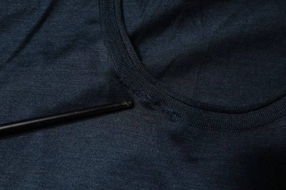 Dolce & Gabbana – Dunkelblaues Seiden-T-Shirt mit Rundhalsausschnitt und kurzen Ärmeln