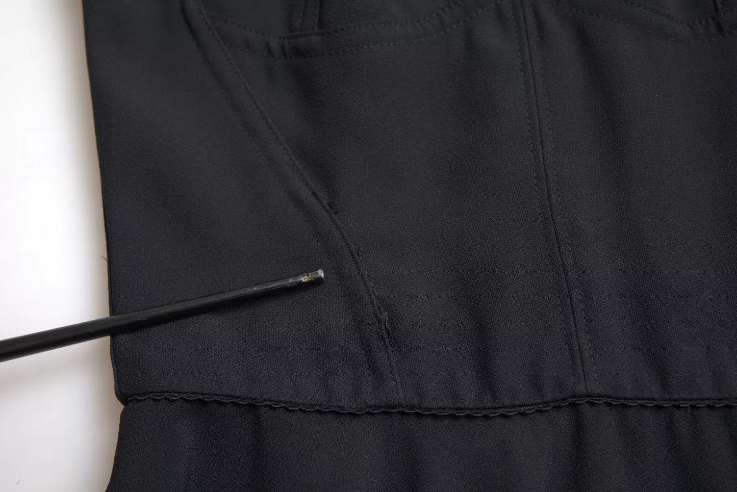 Dolce & Gabbana Schwarzes ärmelloses A-Linien-Midikleid mit Plissee