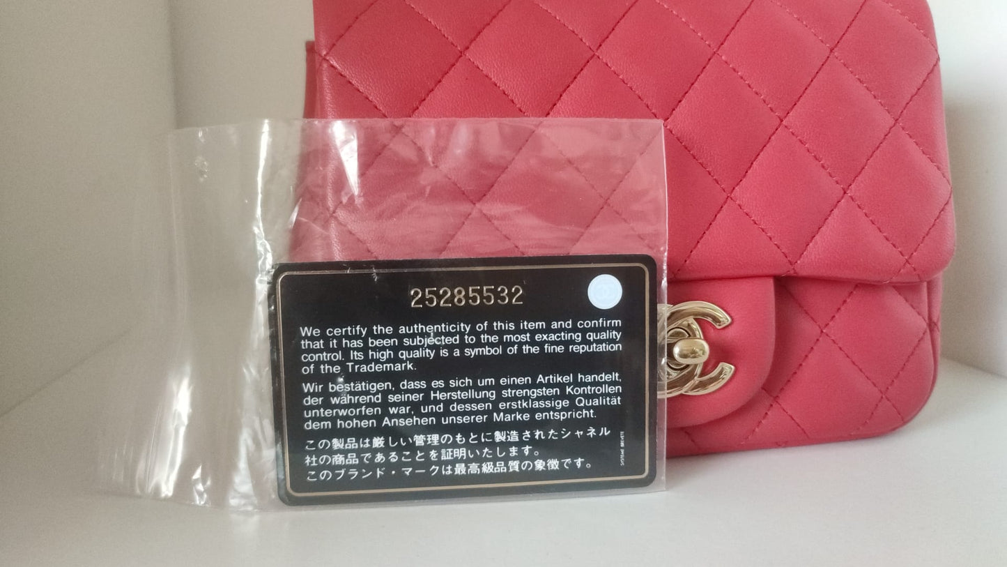 Chanel Pink Matelasse Chain Schultertasche aus Lammleder Mini