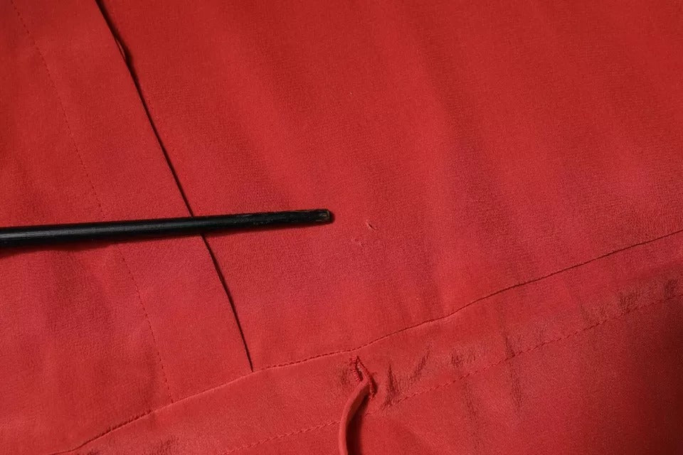 Peserico – Rotes, langärmliges Bleistiftkleid mit Kordelzug in der Taille