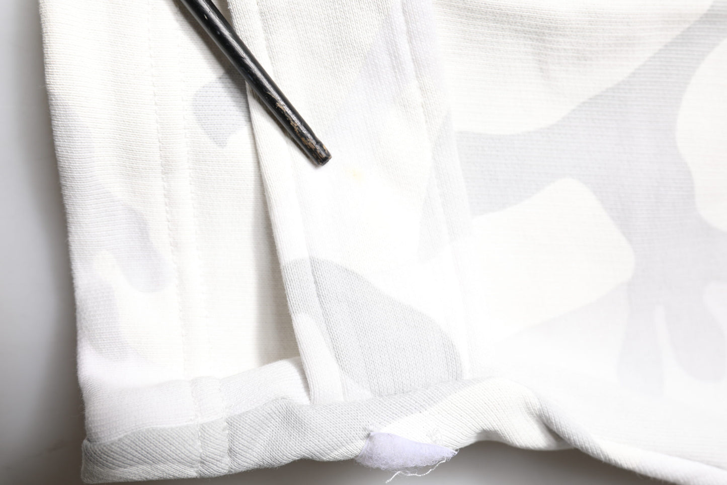 Dolce & Gabbana – Weiße Cargo-Jogginghose mit Camouflage-Muster