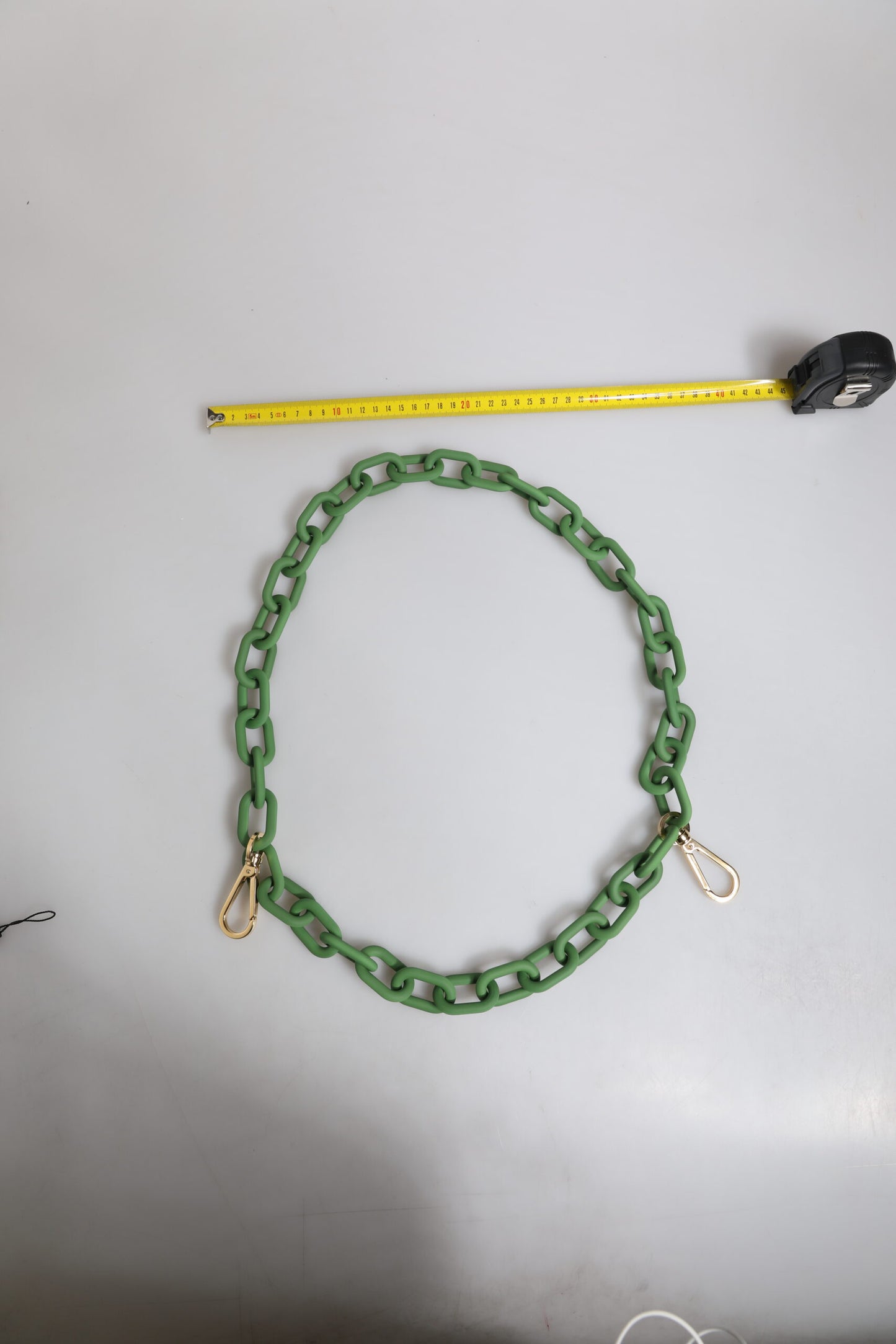 Dolce & Gabbana Grüne Plexy-Acryl-Geldbörsenkette mit klobiger Goldbeschläge
