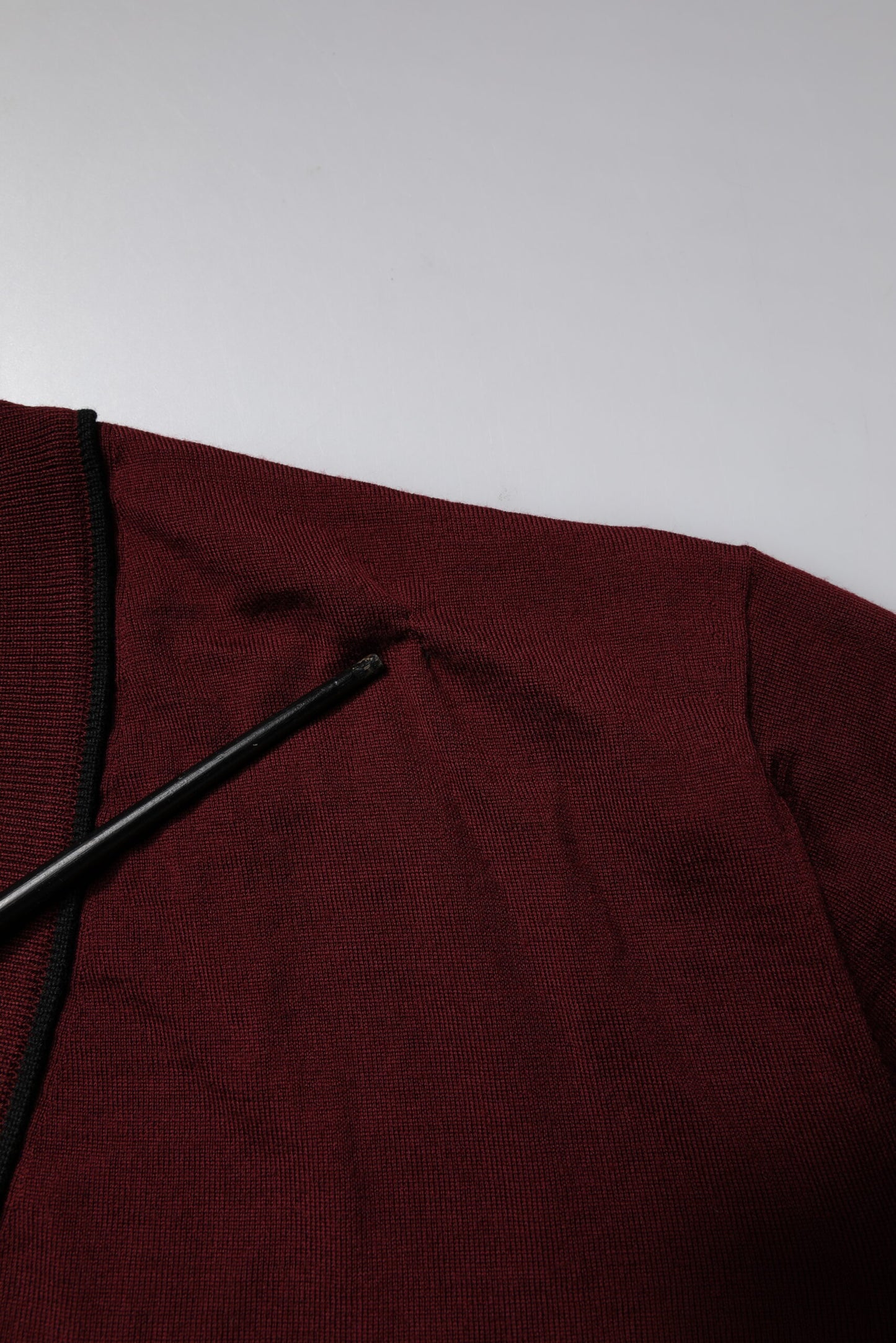 Dolce & Gabbana Kaschmirpullover mit V-Ausschnitt für Herren, kastanienbraun