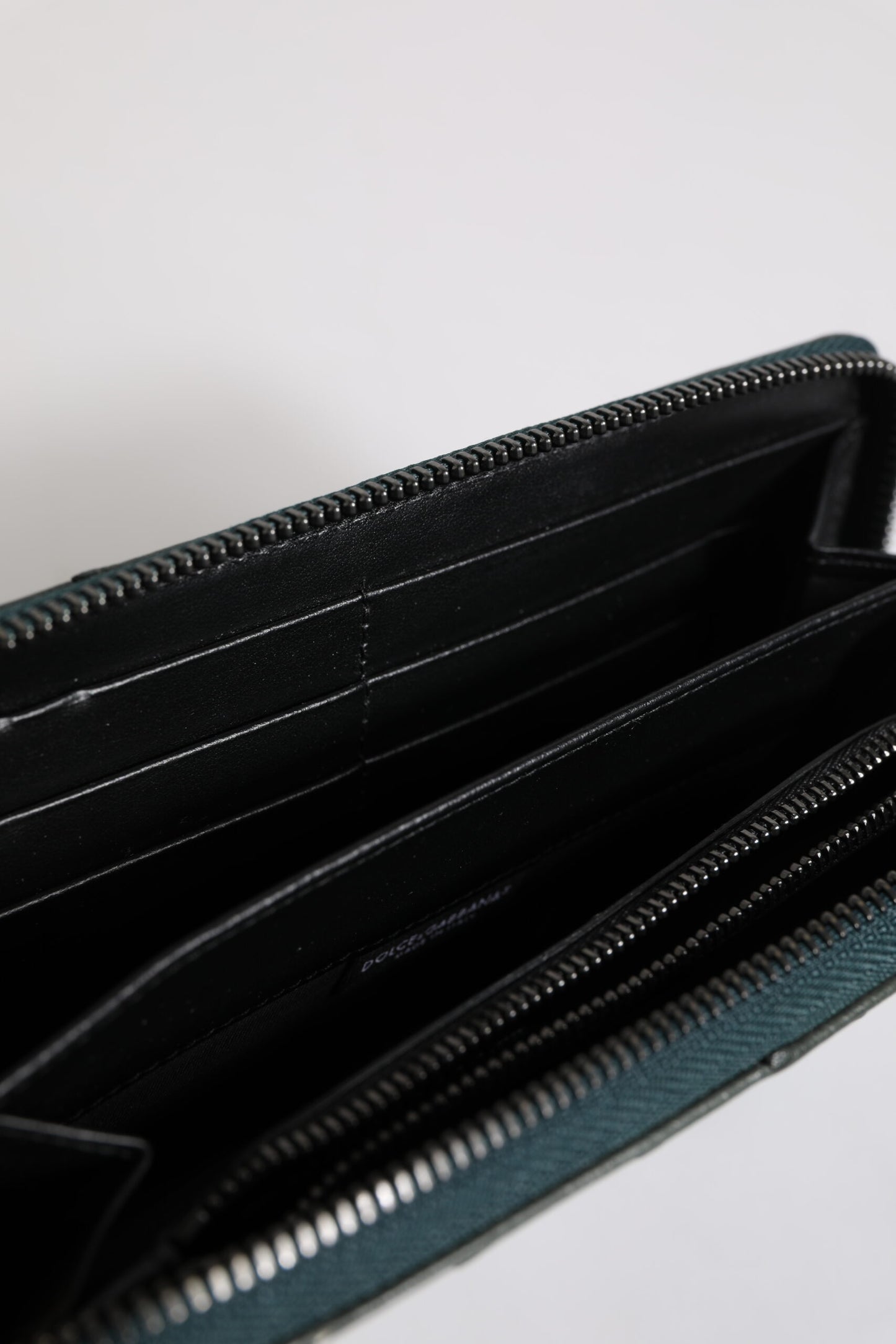 Dolce & Gabbana – Grünes, kontinentales Portemonnaie mit Logo-Schild und Rundum-Reißverschluss