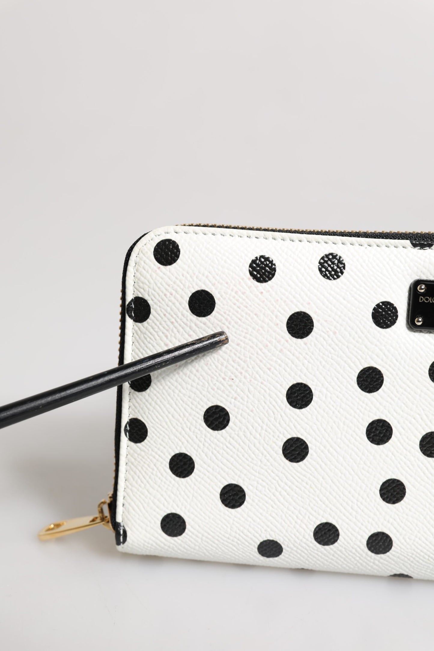 Dolce & Gabbana – Kontinentale Geldbörse aus Leder mit Rundum-Reißverschluss in Weiß und Schwarz