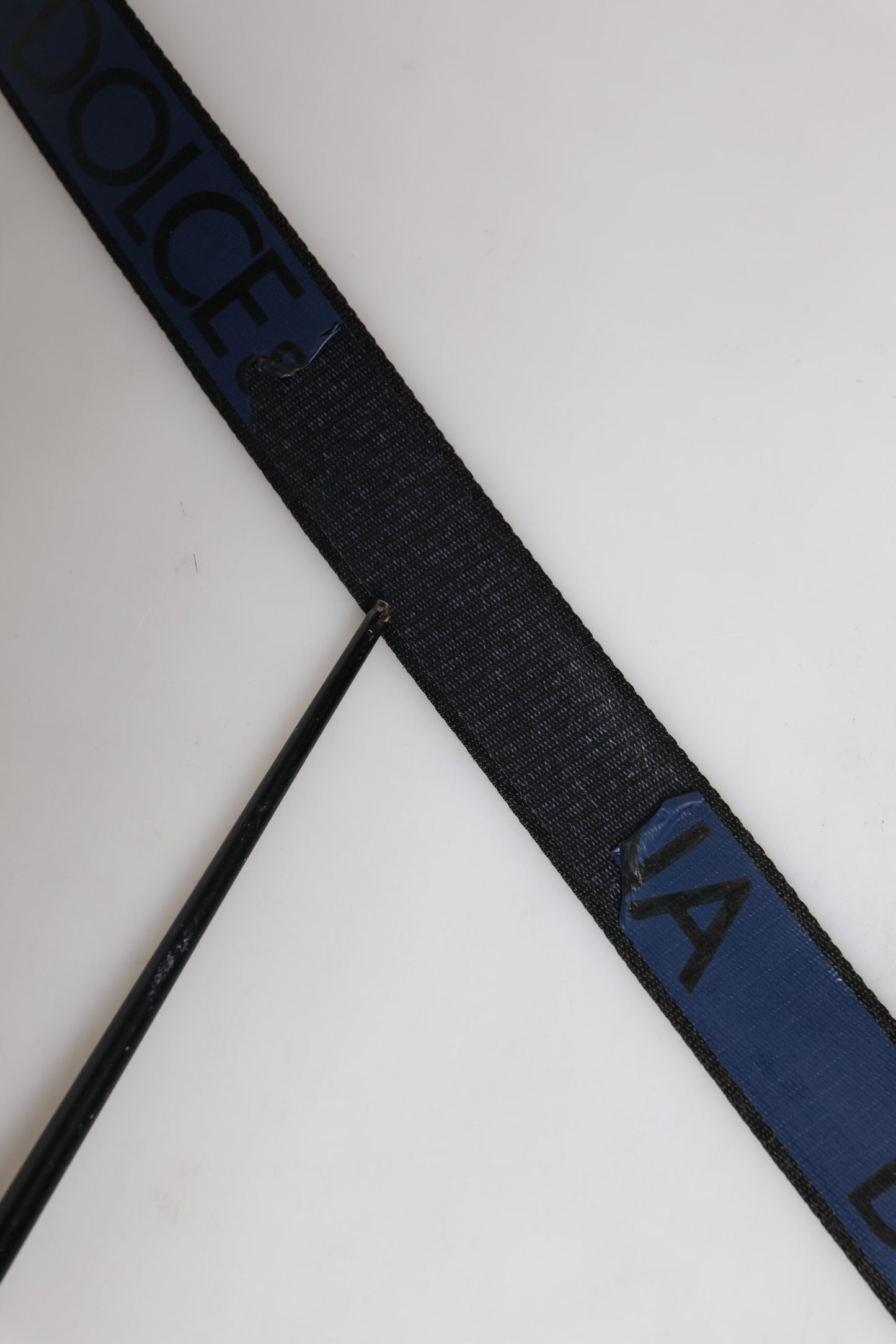 Dolce & Gabbana Schwarz-blauer Polyestergürtel mit Metallschnalle und Aufdruck