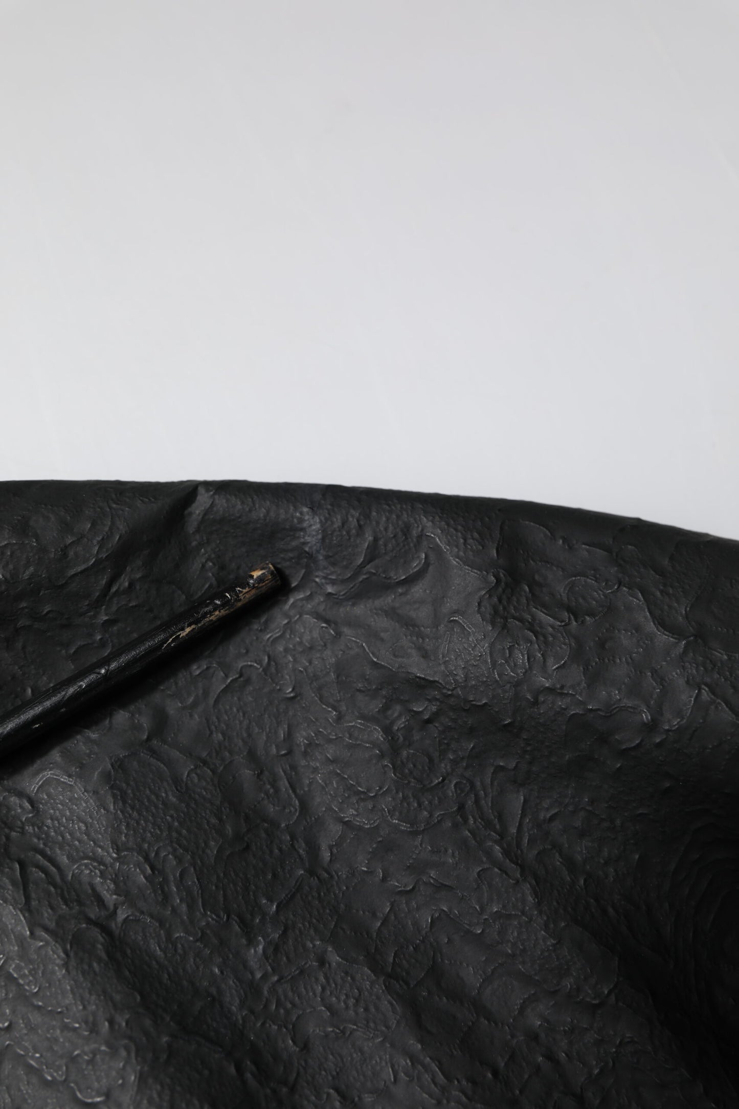 Dolce & Gabbana – Schwarzes T-Shirt aus Baumwolle mit kurzen Ärmeln und V-Ausschnitt