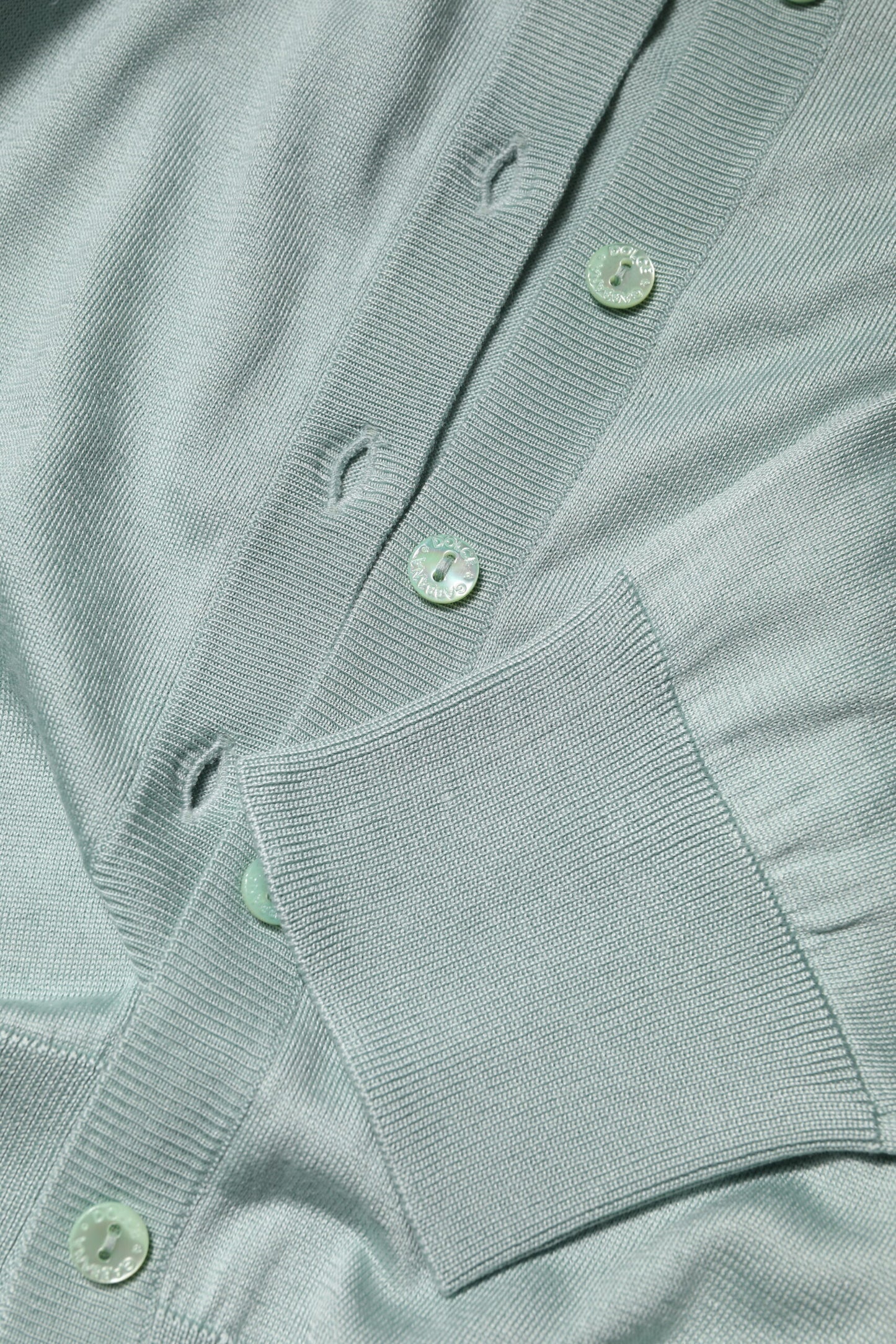 Dolce & Gabbana Hellgrüner Cardigan-Pullover aus Seide mit Knopfleiste