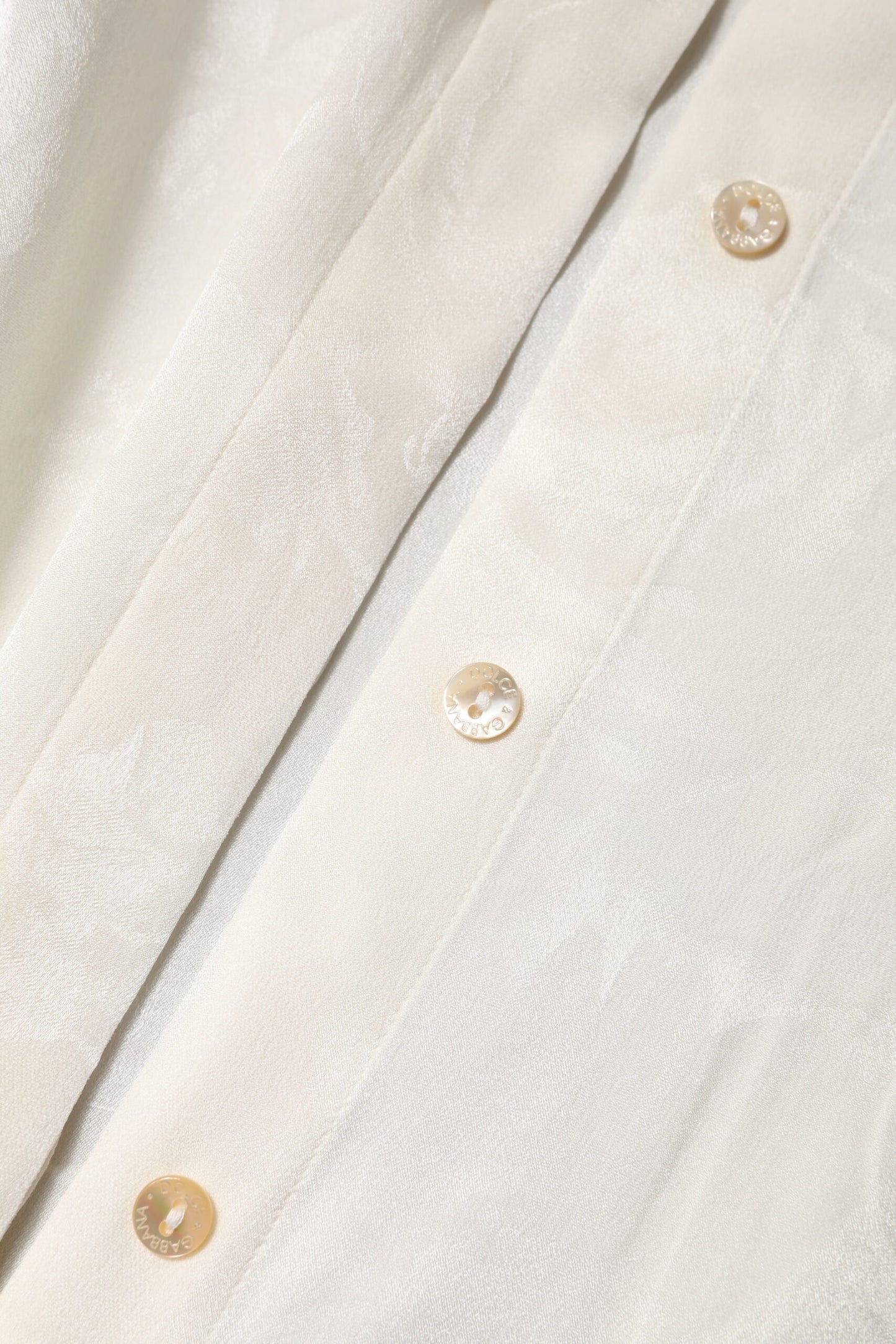 Dolce & Gabbana – Weiße Bluse mit langen Ärmeln und Knopfleiste