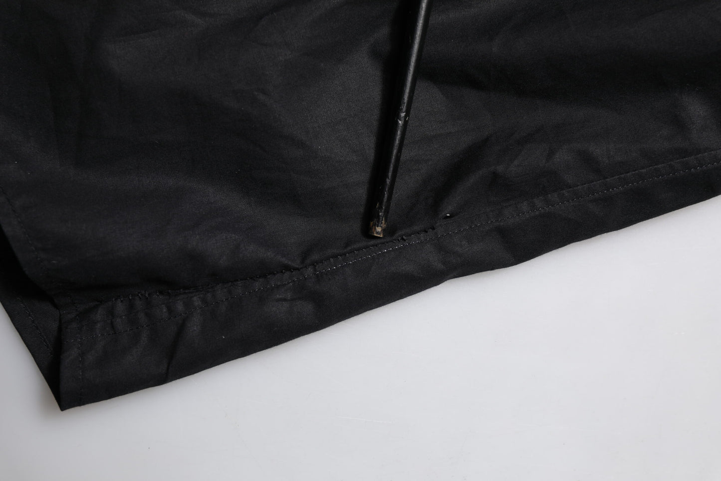 Dolce & Gabbana – Schwarzes, langärmliges Hemd aus Baumwolle in Gold