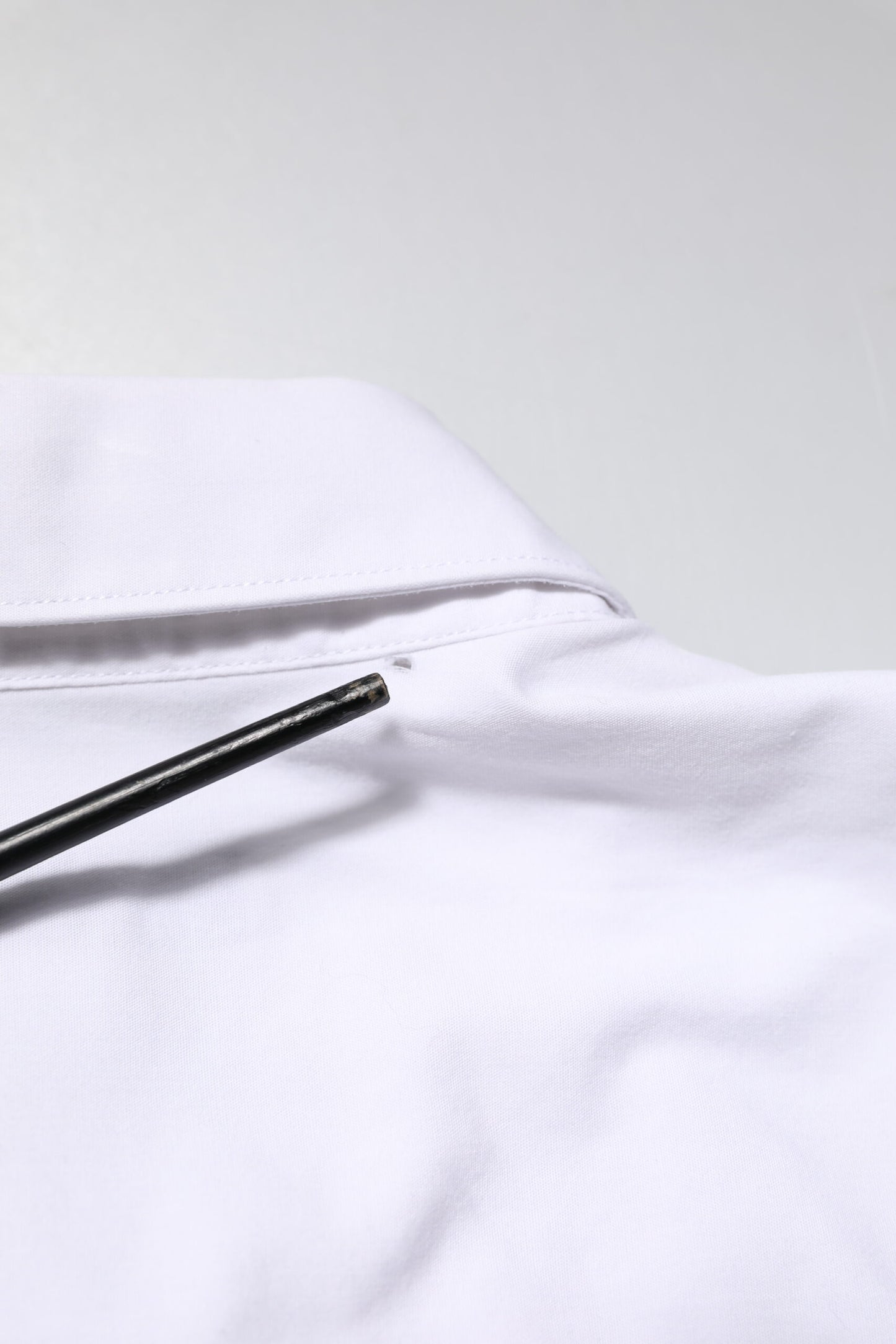 Dolce & Gabbana – Weißes, langärmliges, formelles Baumwollhemd „STAFF“