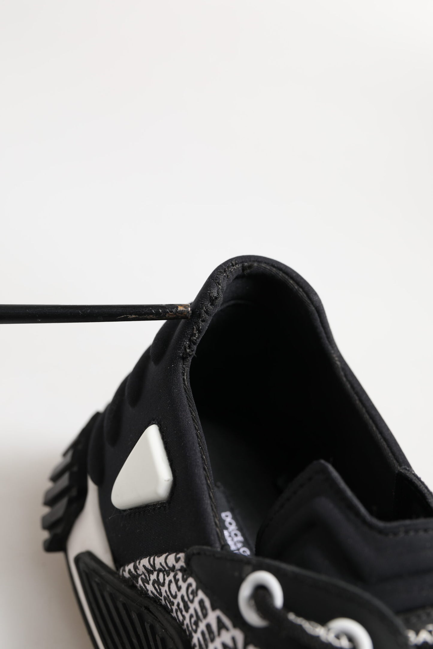 Dolce & Gabbana – Schwarze, niedrige NS1-Sneaker mit Logo und Schnürung