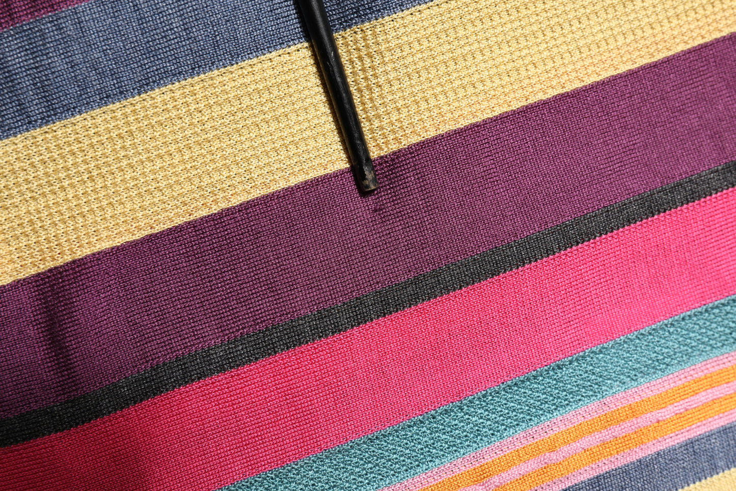 Dolce & Gabbana Herren Poloshirt mit mehrfarbigen Streifen und Kragen