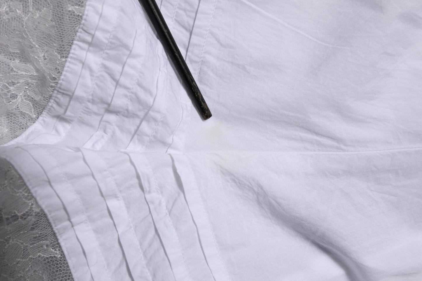 Dolce & Gabbana – Weiße Shorts aus Baumwolle mit Spitzeneinsätzen und hoher Taille