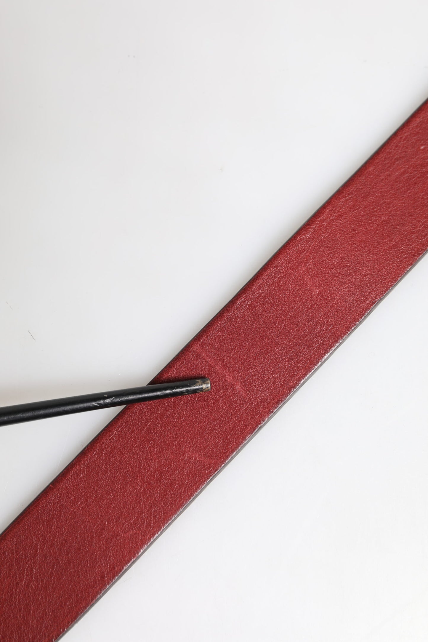 Dolce & Gabbana – Klassischer Ledergürtel mit Metall-Logoschnalle in Kastanienbraun