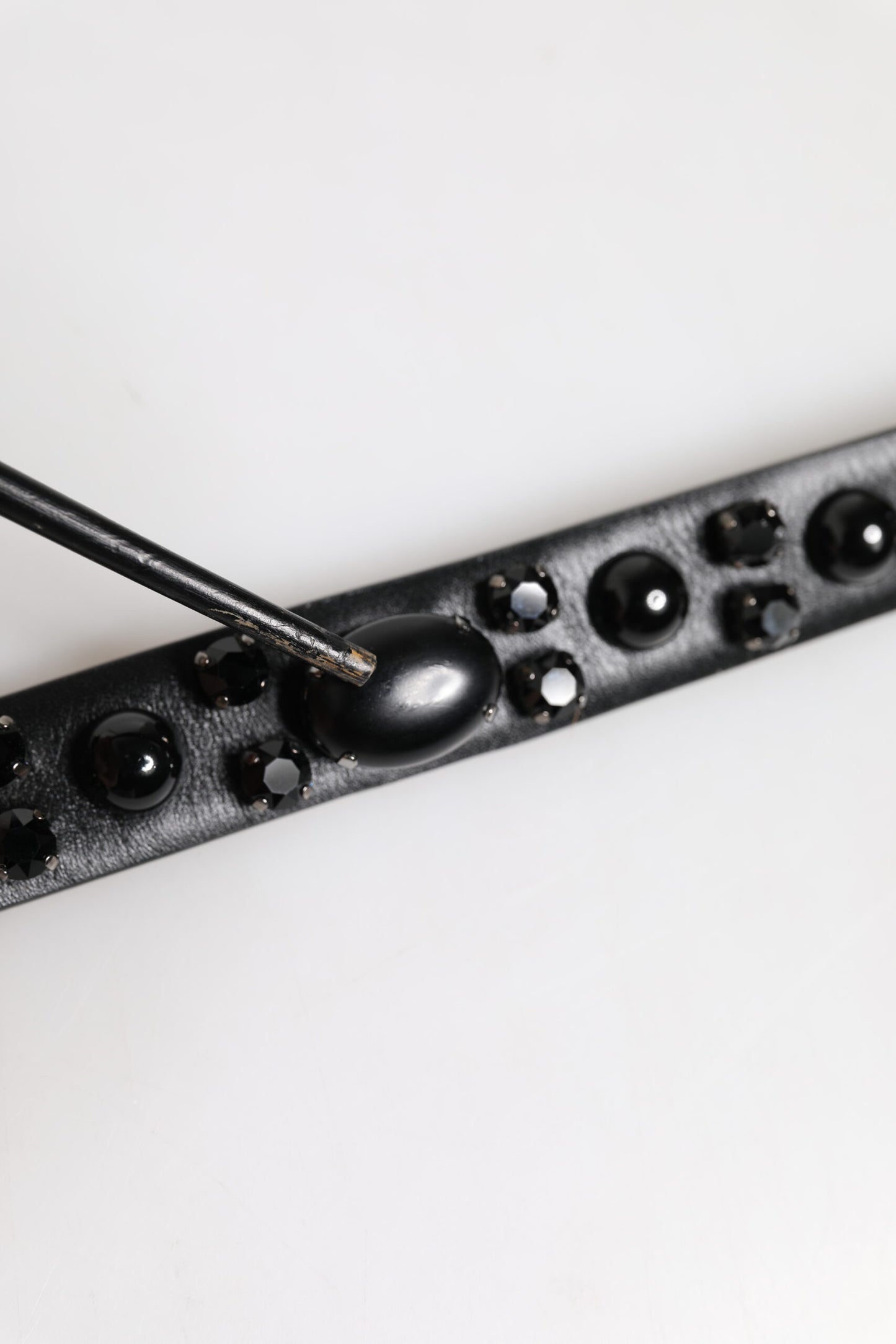 Dolce & Gabbana – Schwarzer Ledergürtel mit Metall-Logoschnalle und Nieten