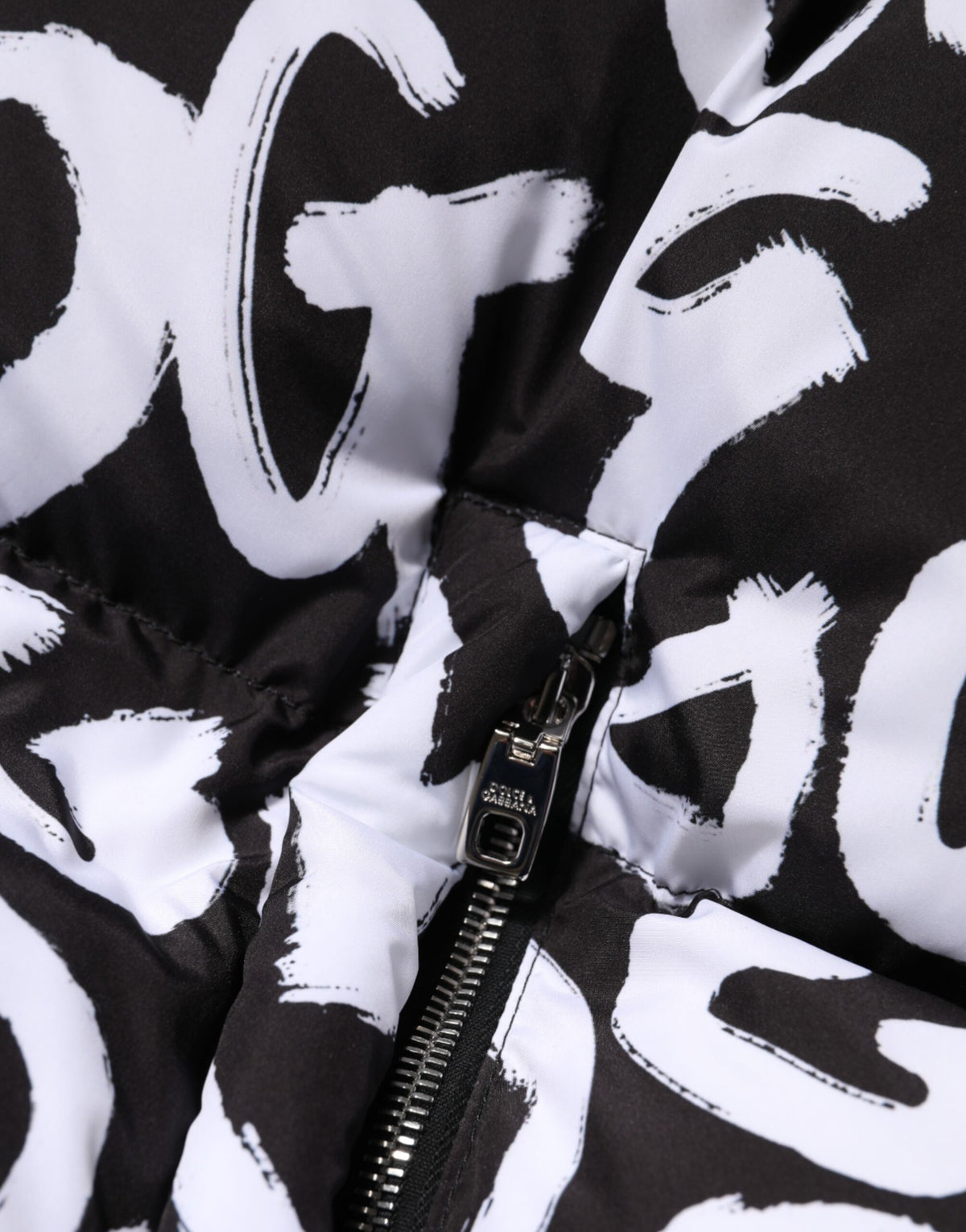 Dolce & Gabbana – DG Mania – Langer Mantel mit Kapuze in Schwarz und Weiß