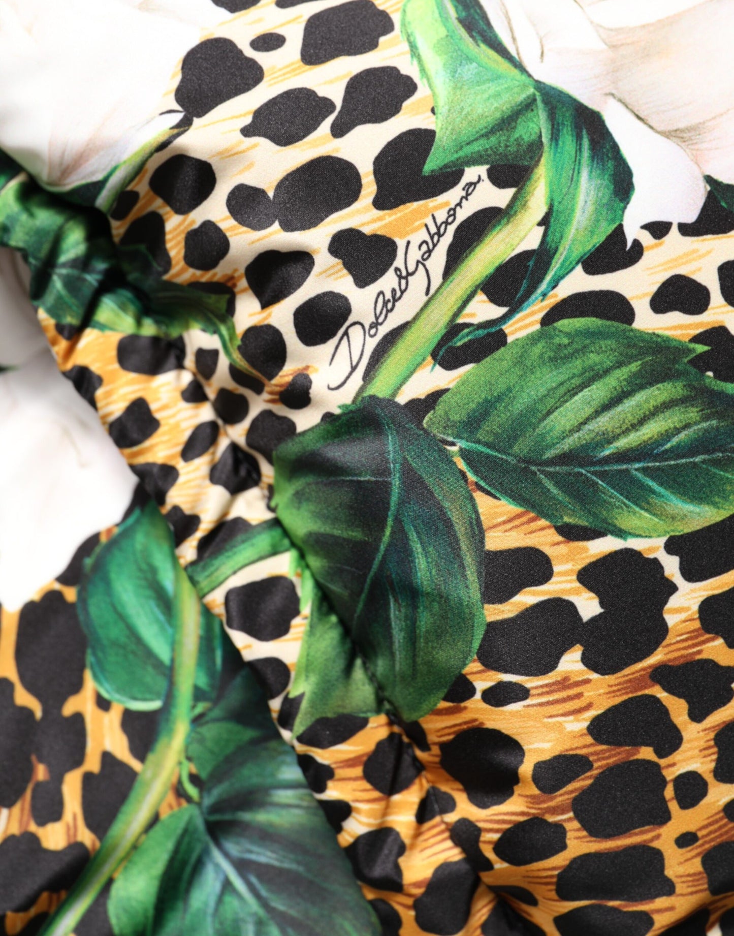 Dolce & Gabbana – Steppjacke mit Leopardenmuster und Rosenmuster in mehreren Farben