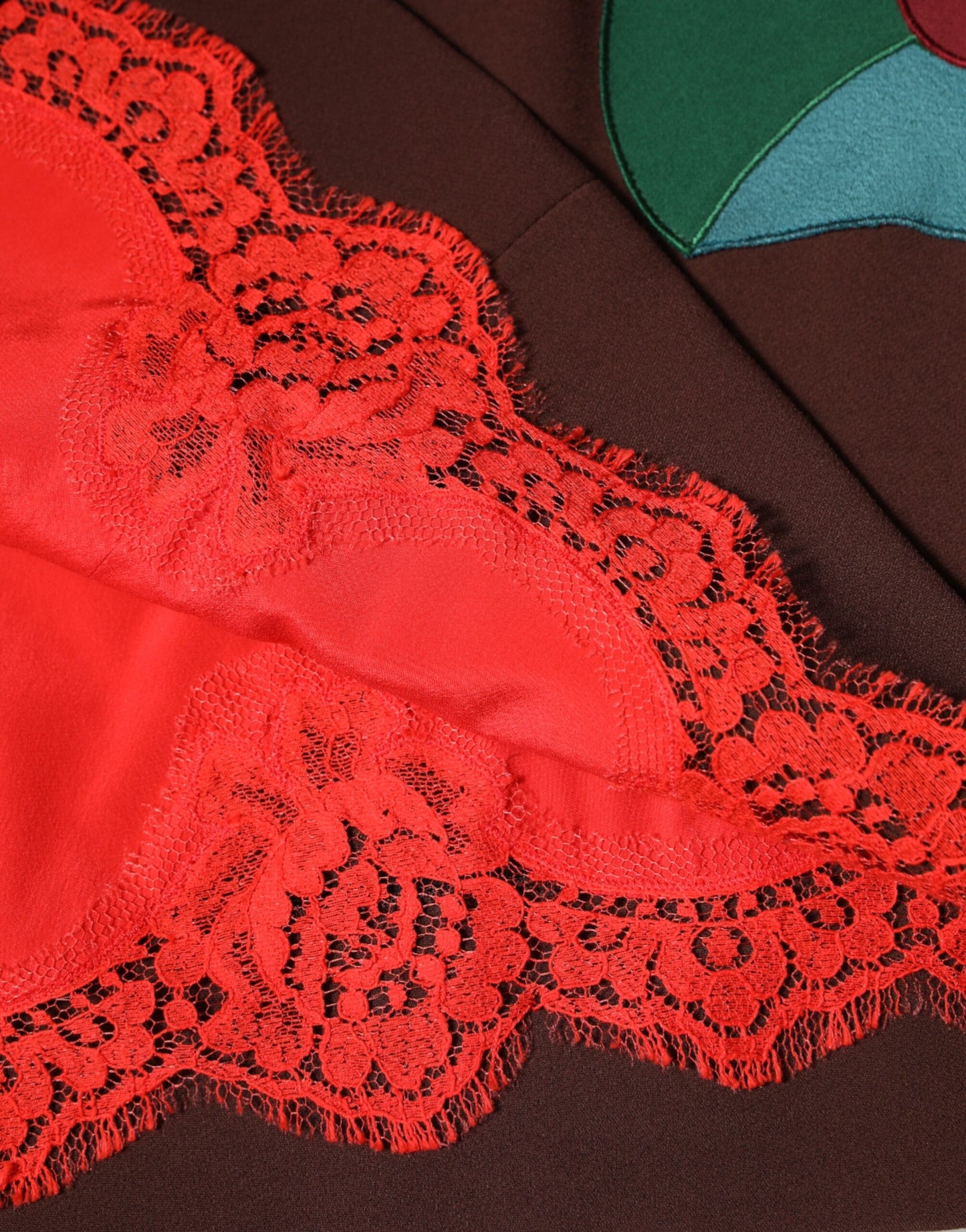 Dolce & Gabbana – Brauner Rock mit Blumenmuster und hoher Taille und Seitenschlitz