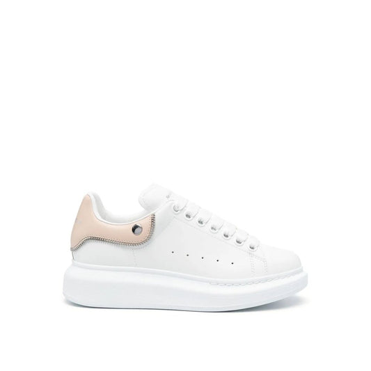 Alexander McQueen Sneaker aus weißem Kalbsleder mit dicker Sohle