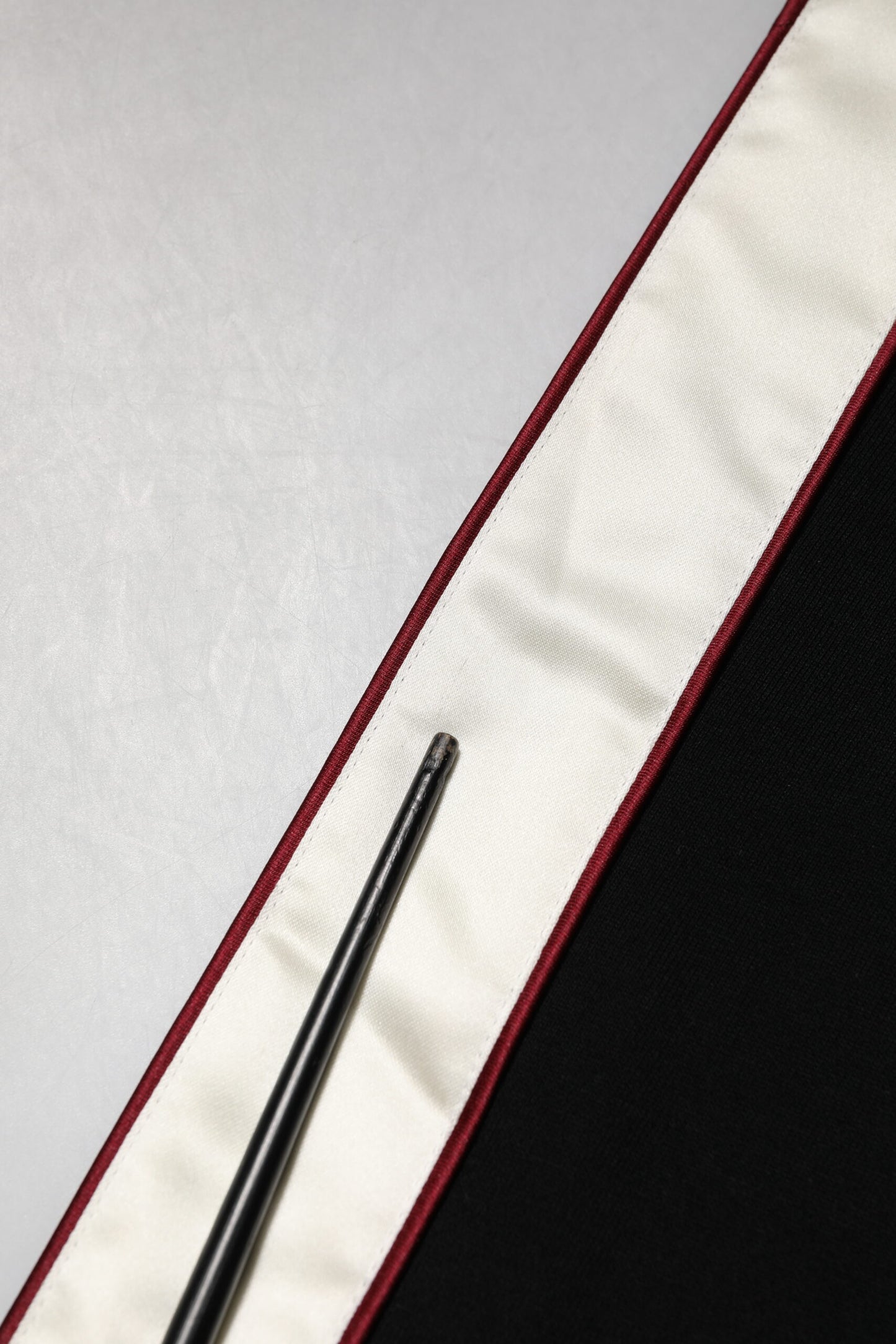 Dolce & Gabbana – Schwarzer Cardigan-Pullover mit Baumwollplakette