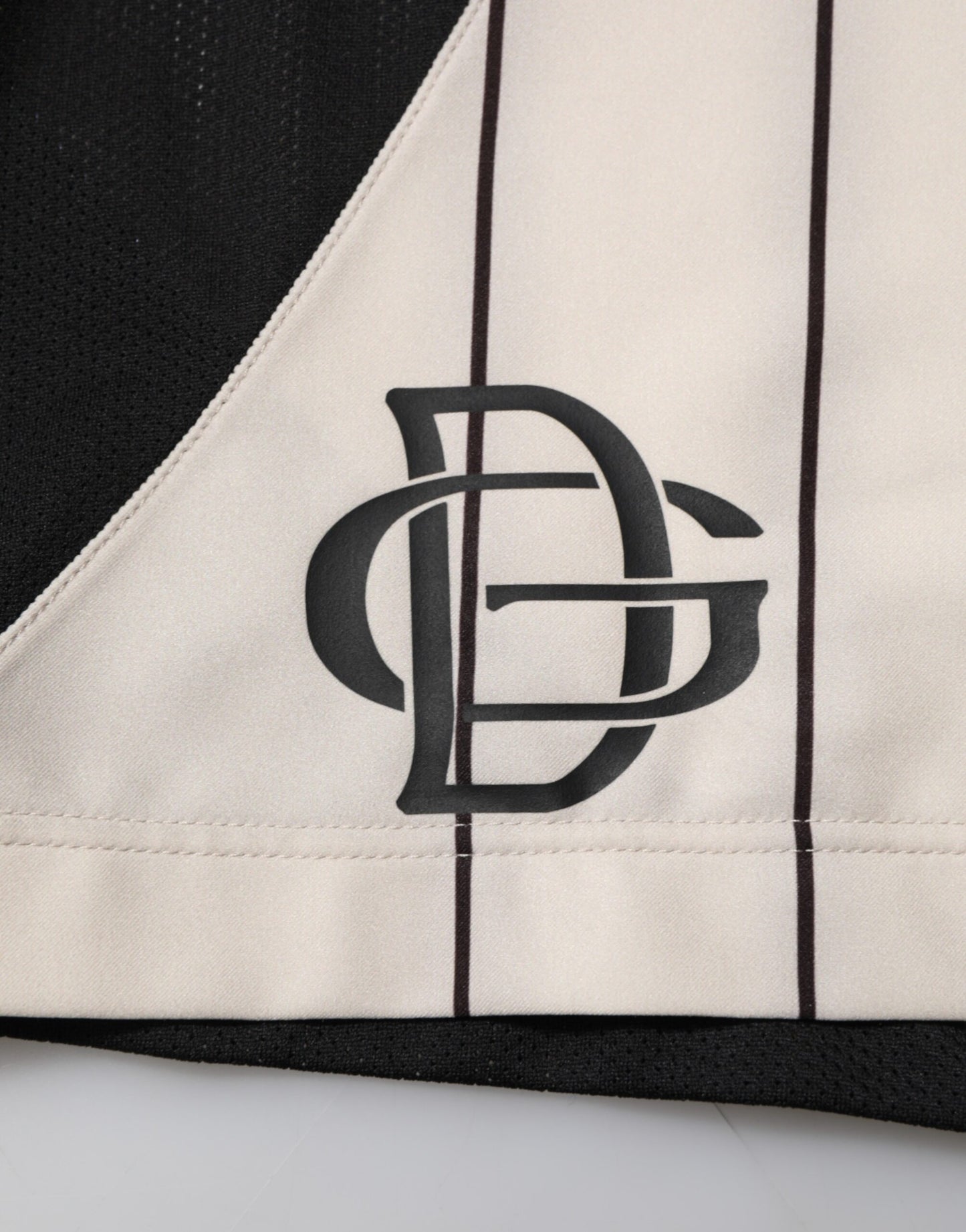 Dolce & Gabbana – Sweatshorts aus Polyester mit DG-Logo in Off-White