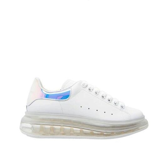 Alexander McQueen Sneaker aus weißem Kalbsleder mit dicker Sohle