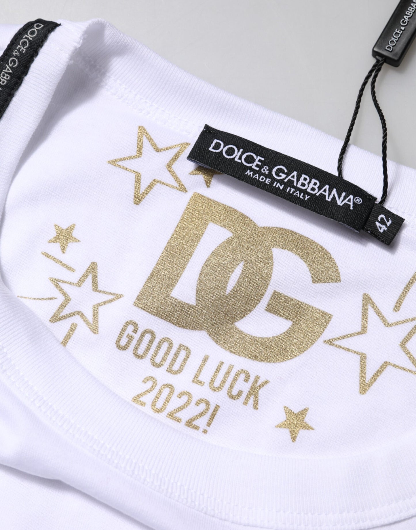 Dolce & Gabbana Weißes Goodluck 2022 T-Shirt mit Rundhalsausschnitt aus Baumwolle