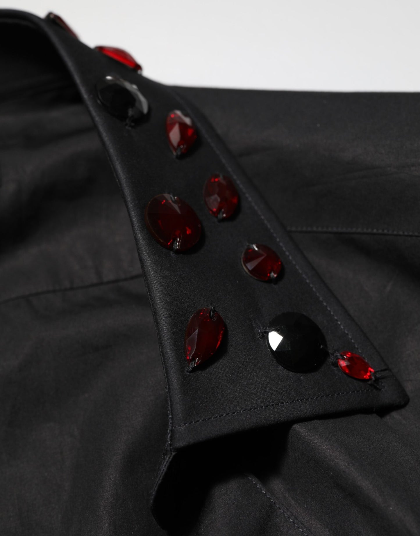 Dolce & Gabbana – Schwarzes Herrenhemd aus Baumwolle mit verziertem Kragen