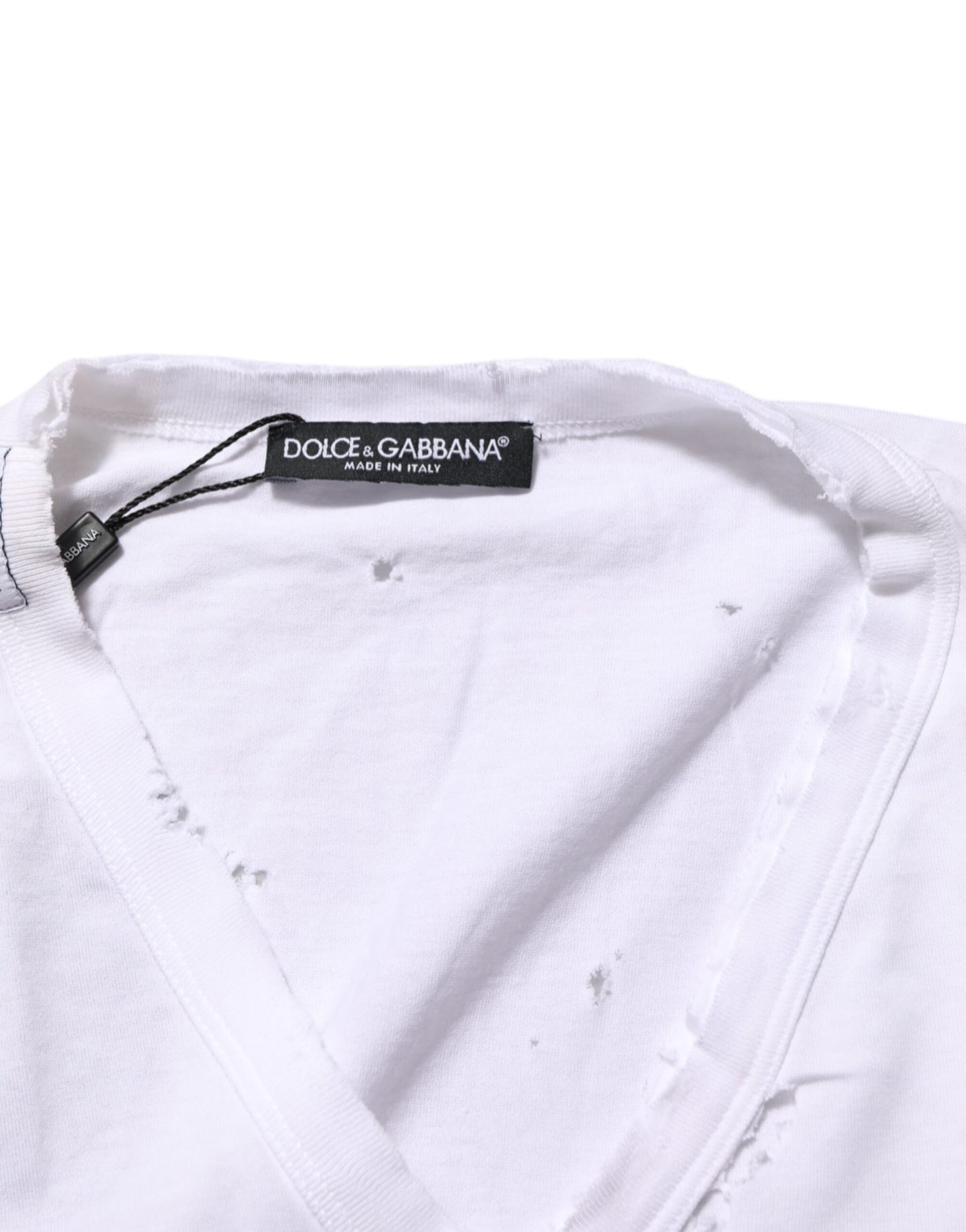 Dolce & Gabbana – Weißes T-Shirt aus Baumwolle mit V-Ausschnitt im Used-Look für Herren
