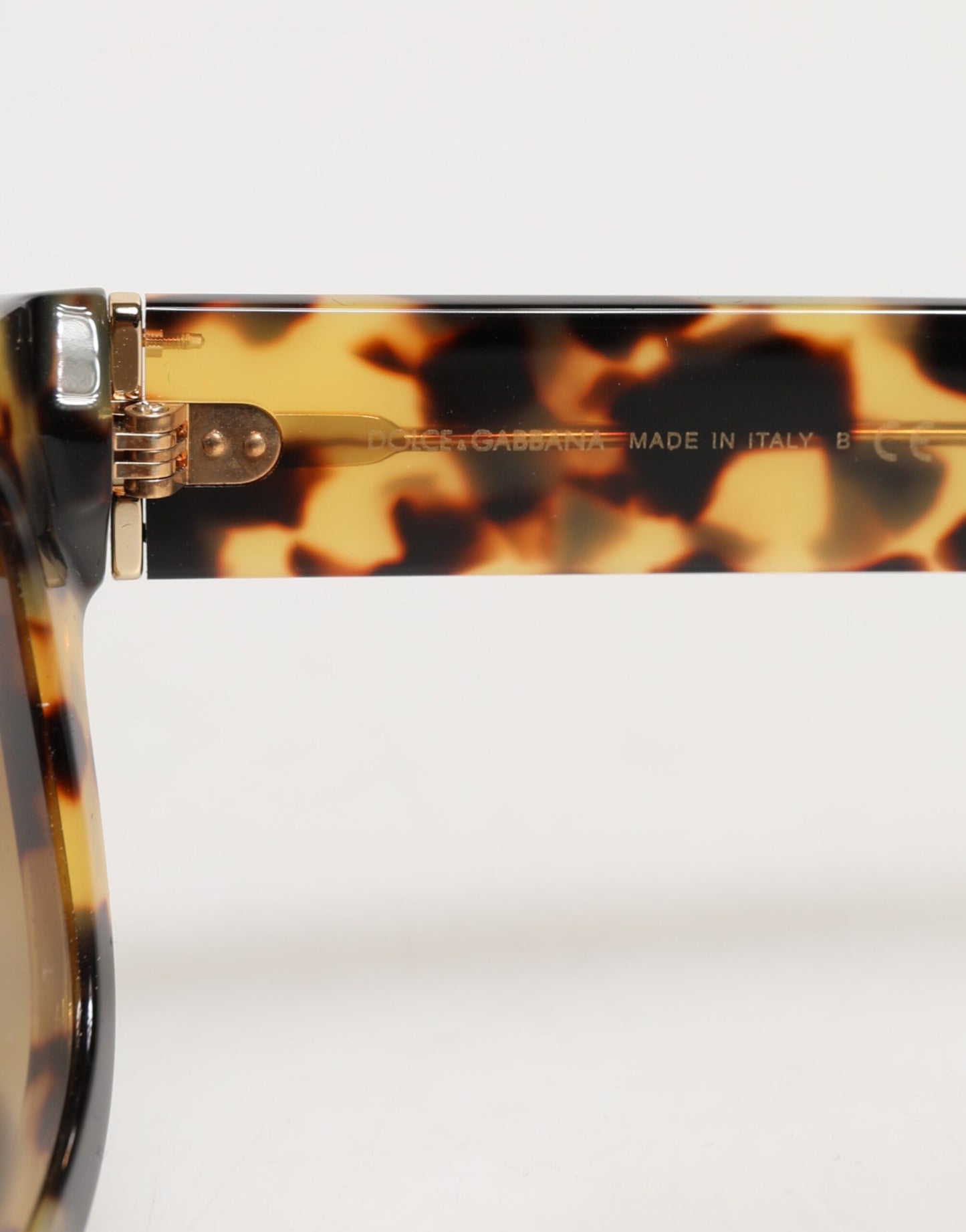 Dolce & Gabbana DG4379F Sonnenbrille aus Acetat mit Farbverlauf in Schildpattoptik in Weiß